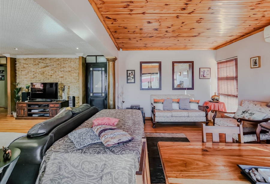 4 Bedroom Property for Sale in Soneike Western Cape